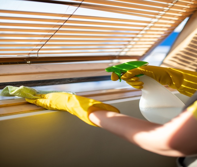 How to Clean Blinds of All Kinds: Cleaning Pros' Brilliant Tricks