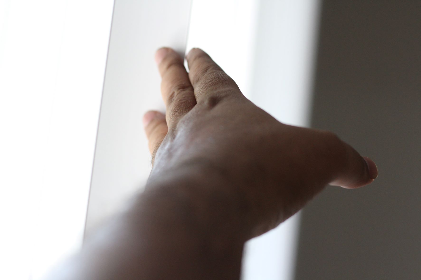 How to beat the heat with window blinds this summer