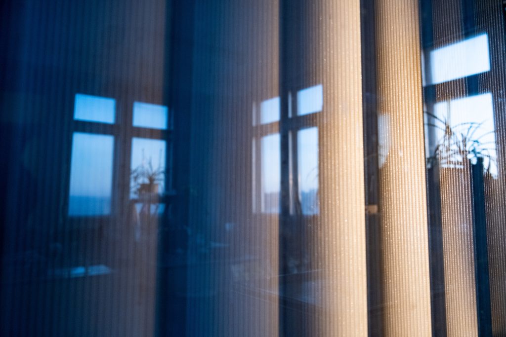 The Benefits of Window Blinds at Night