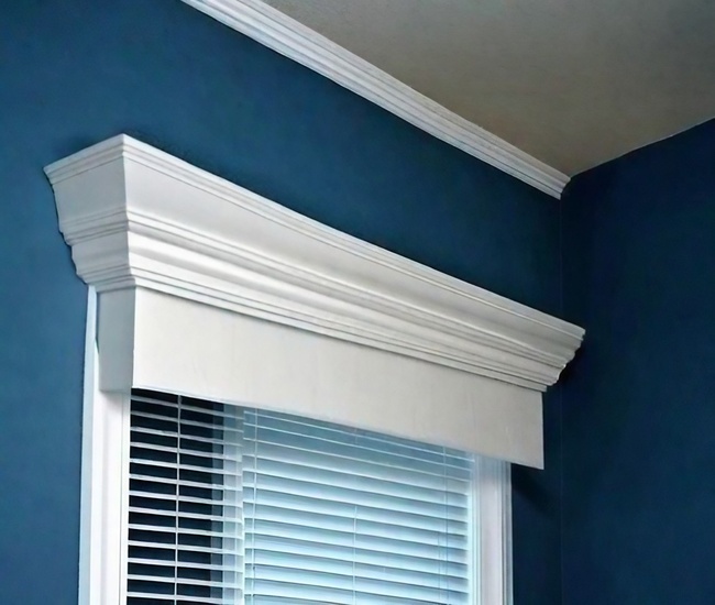 Cornice at top of blinds