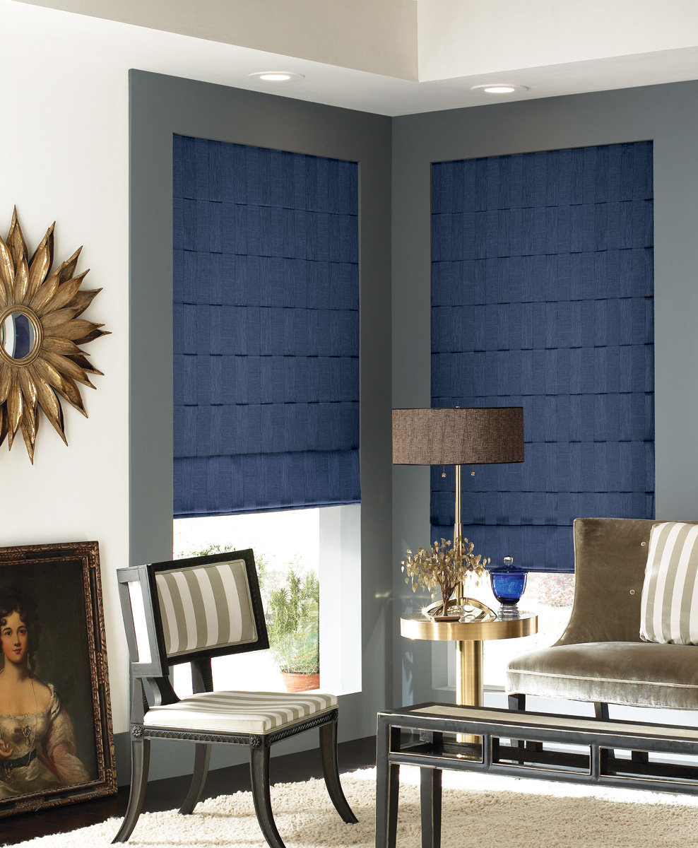 Bringing Effects Of The Blue Roman Shades To The Best Use 1